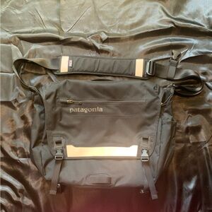 Patagonia Critical Mass Black Messenger Bag